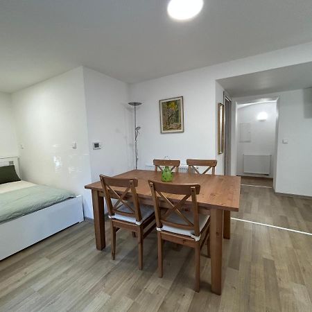 Stromoradni 17 Apartment Břeclav Екстериор снимка